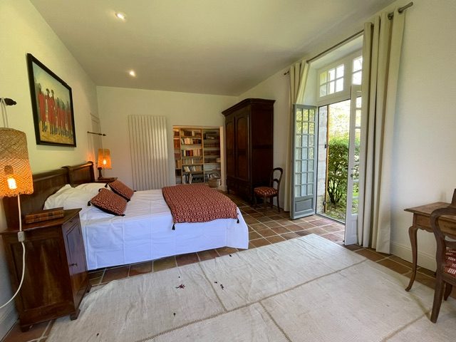 suite 1 rdc ouverte sur le parc