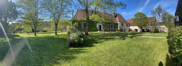 Le parc, la piscine et le court de tennis de la Chartreuse de Bontemps (4)