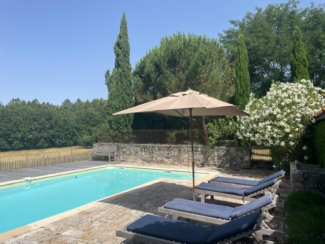 Le parc, la piscine et le court de tennis de la Chartreuse de Bontemps (8)